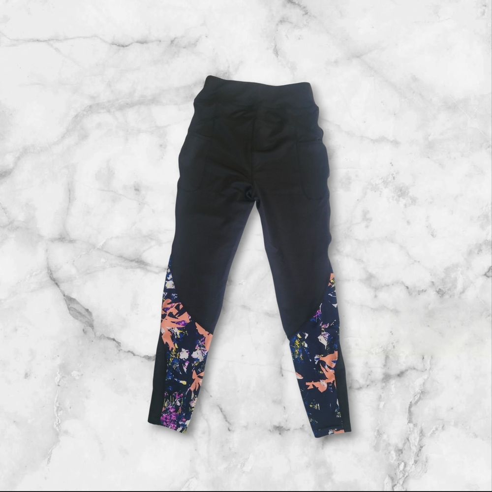 4 Pairs of Leggings Size Medium with Pockets - Picture 5 of 16